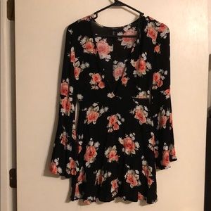 Forever 21 black floral tunic sz S